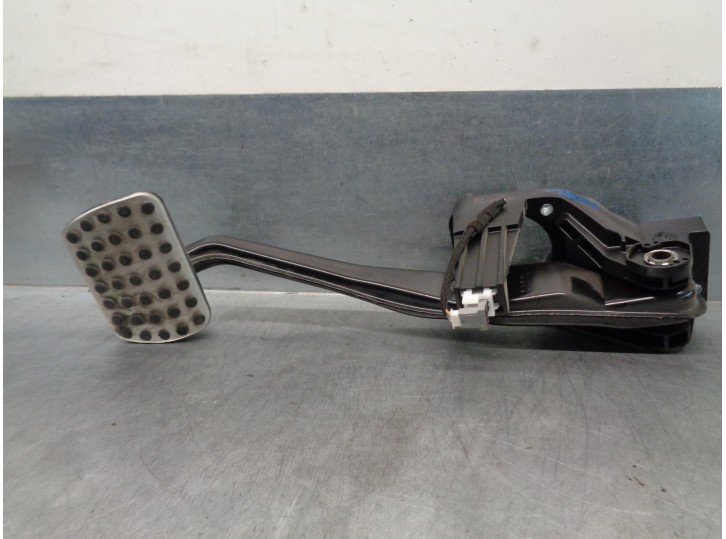 Recambio de pedal freno para mercedes-benz clase cla (w117) 2.0 cat referencia OEM IAM A2462901101 A2462901101 