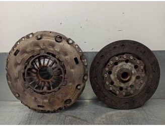 Replacement clutch kit for Hyundai Sonata (NF) 2.0 CRDi CAT OEM IAM reference 4130024720 