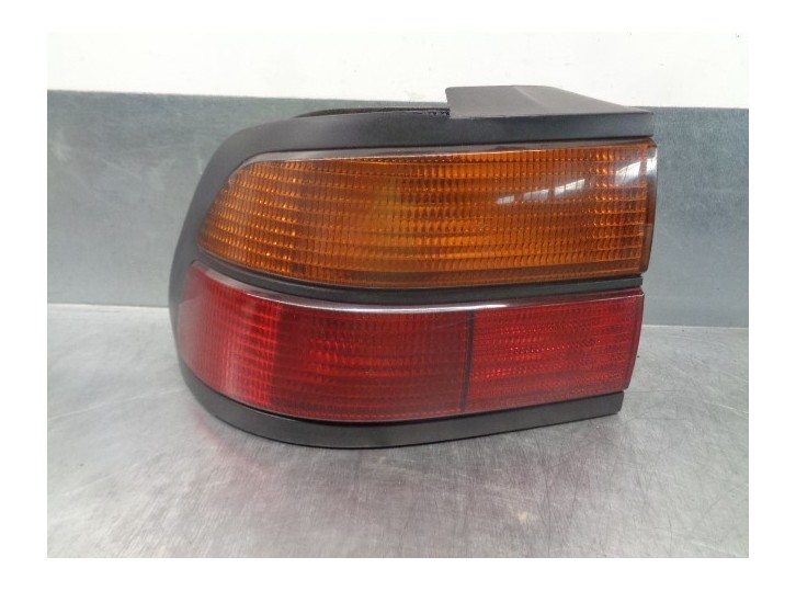 Recambio de piloto trasero izquierdo para mg serie 800 (rs) 827 si referencia OEM IAM 2220  