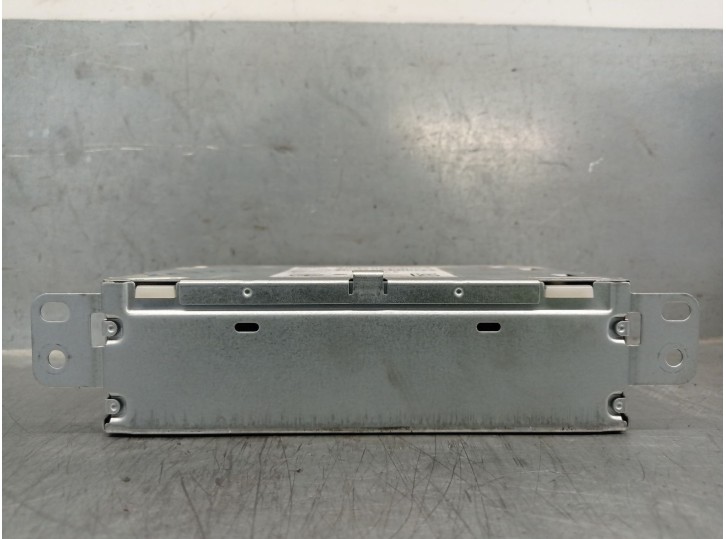 Replacement GPS navigation system for Peugeot 308 II (LB_, LP_, LW_, LH_, L3_) 1.6 HDi / BlueHDi 115 OEM IAM reference 981047