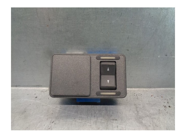 Recambio de mando elevalunas trasero derecho para mg serie 800 (rs) 827 si referencia OEM IAM YUD10030  