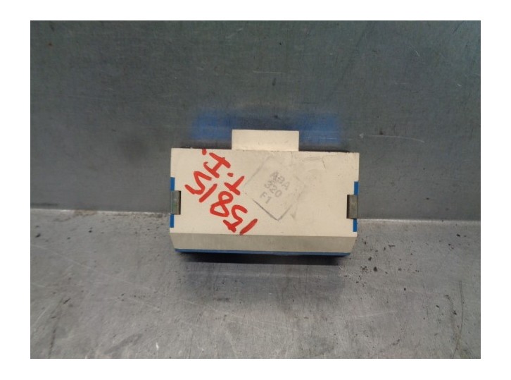 Recambio de mando elevalunas trasero izquierdo para mg serie 800 (rs) 827 si referencia OEM IAM YUD10031  