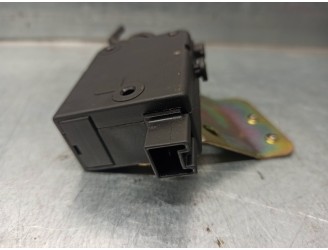 Recambio de motor tapa deposito combustible para saab 900 berlina 2.0 cat referencia OEM IAM 4493300T  