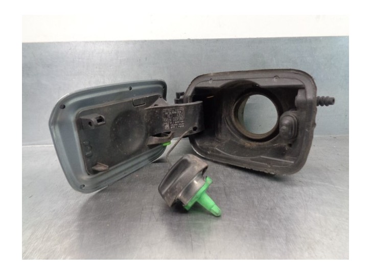 Replacement outer fuel cap for bmw 3 series coupe (e92) 2.0 16v cat OEM IAM reference 51177117982 