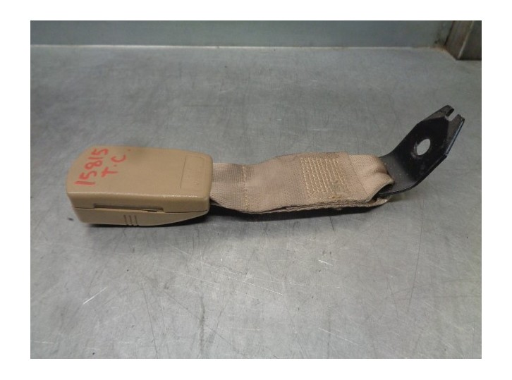 Recambio de enganche cinturon para mg serie 800 (rs) 827 si referencia OEM IAM EVL10217  TRAS CENT.