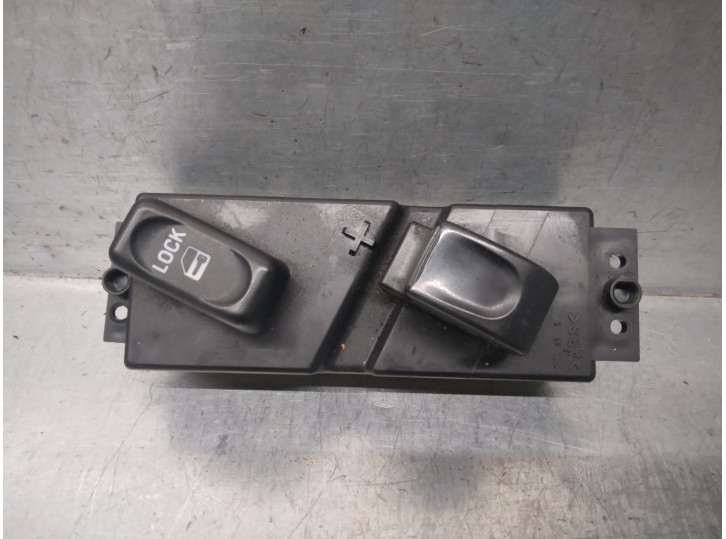 Recambio de mando elevalunas delantero derecho para opel monterey 3.1 turbodiesel referencia OEM IAM 8971332471  