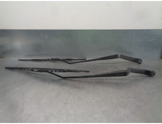 Recambio de brazo limpia delantero derecho para mg serie 800 (rs) 827 si referencia OEM IAM   