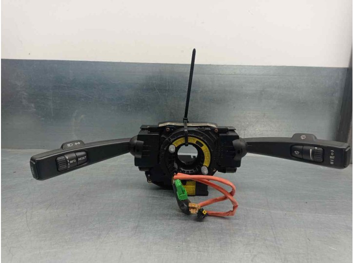 Recambio de mando luces para volvo s40 berlina 2.0 diesel cat referencia OEM IAM P30773144 