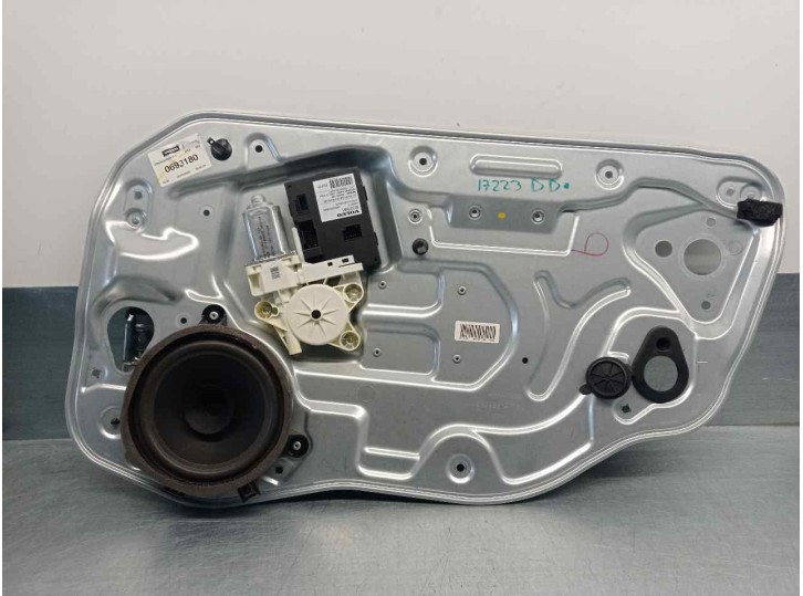 Recambio de elevalunas delantero derecho para volvo s40 berlina 2.0 diesel cat referencia OEM IAM 30737681 32 PINES 4 PUERTAS