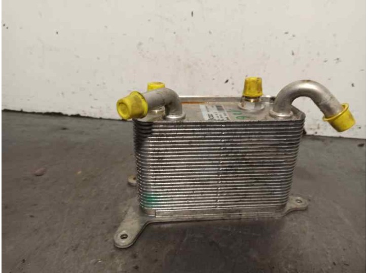 Replacement engine oil cooler for Volkswagen Phaeton (3D2/3D8) 3.2 V6 24V OEM IAM reference 3D0409061G 