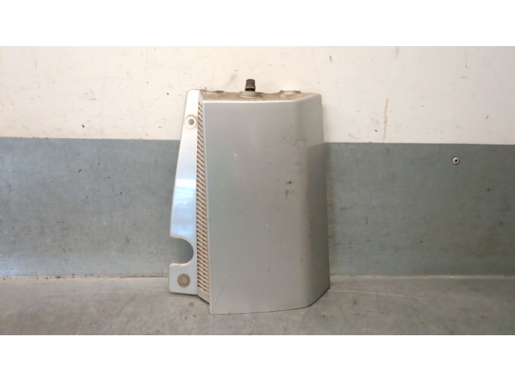 Recambio de molduras traseras para opel meriva a 1.7 16v referencia OEM IAM 13130028 