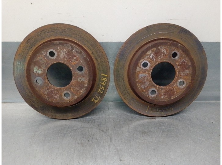 Recambio de disco freno trasero para ford focus berlina (cak) 1.8 16v cat referencia OEM IAM 1780880 