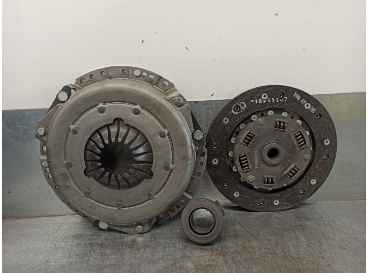 Recambio de kit embrague para volvo serie 240 berlina referencia OEM IAM 122006911 122006911 LUK