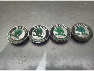 Recambio de tapacubos para skoda octavia berlina (1z3) 1.9 tdi referencia OEM IAM 6U0601151L  