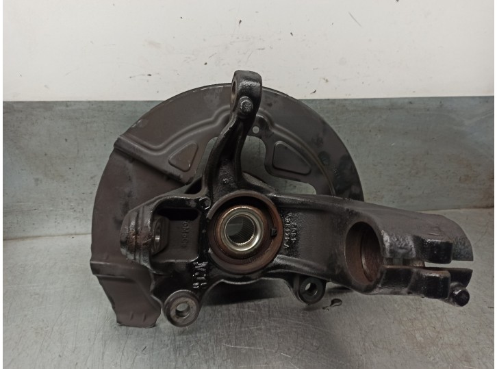 Recambio de mangueta delantera izquierda para volvo v60 kombi 2.0 diesel cat referencia OEM IAM 6G913K171A  
