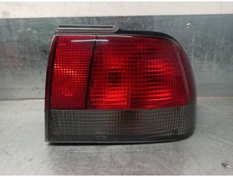 Recambio de piloto trasero derecho para saab 900 berlina 2.0 cat referencia OEM IAM 4468963 DE ALETA 5 PUERTAS