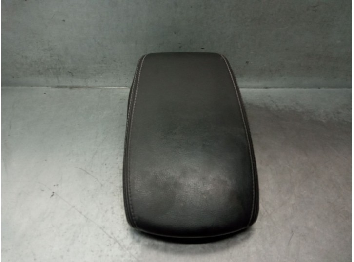 Recambio de apoyabrazos central para citroën ds5 2.0 hdi 165 referencia OEM IAM 16100561ZQ  