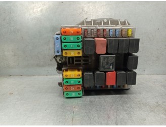 Recambio de caja reles / fusibles para iveco daily iv furgoneta 35c12 v, 35c12 v/p, 35s12 v, 35s12 v/p referencia OEM IAM 695011