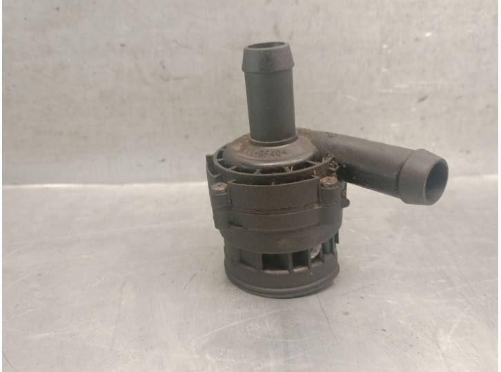 Recambio de bomba agua para jaguar s-type 2.7 v6 diesel cat referencia OEM IAM 4R8318D474AA 