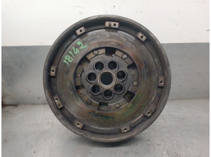 Replacement flywheel for Mitsubishi Space Star (DG0) 1.9 Di-D CAT OEM IAM reference 4150147210 