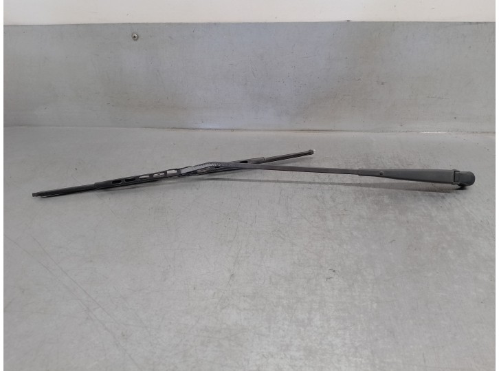 Recambio de brazo limpia trasero para ford fiesta berl./courier referencia OEM IAM 89FG17526C4A  