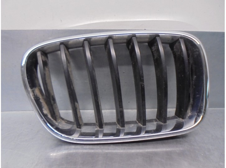 Recambio de rejilla delantera para bmw x3 (f25) 2.0 referencia OEM IAM 51117210726 