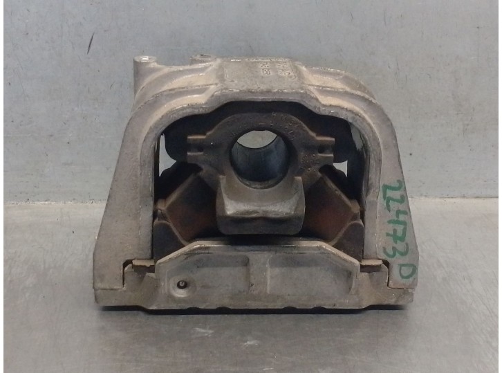 Replacement right engine mount for Volkswagen Scirocco III (137, 138) 1.4 TSI OEM IAM reference 1K0199262CF 1K0199262CG 