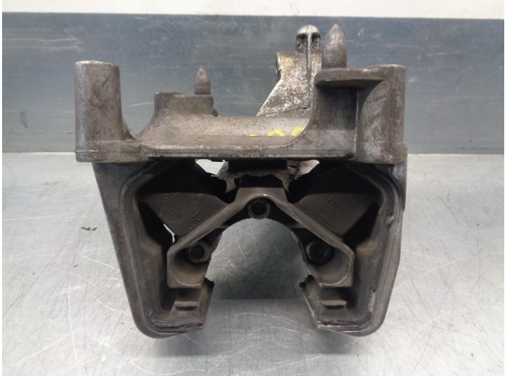Recambio de soporte motor trasero para opel vectra b berlina 1.6 16v referencia OEM IAM 90497583 