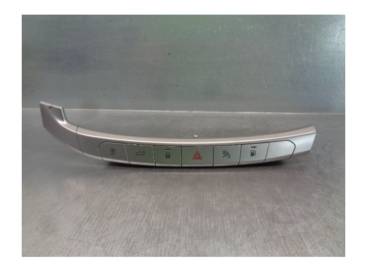 Replacement hazard warning switch for Fiat Tipo II (357) Fam Easy OEM IAM reference 07356568140 20281455 