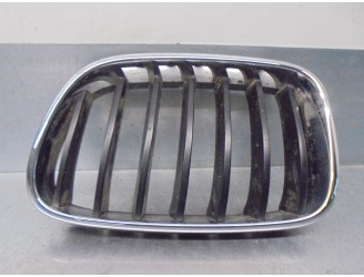 Recambio de rejilla delantera para bmw x3 (f25) 2.0 referencia OEM IAM 51117210725 