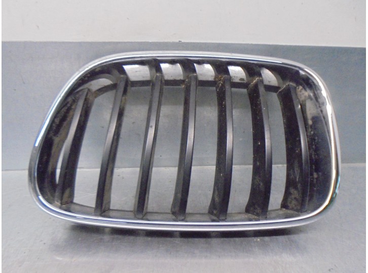 Recambio de rejilla delantera para bmw x3 (f25) 2.0 referencia OEM IAM 51117210725 