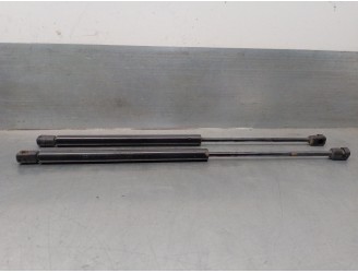 Replacement boot / tailgate struts for Ford Focus Saloon (CAK) 1.8 TDCi CAT OEM IAM reference 1313218 