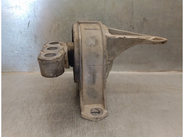 Recambio de soporte motor para opel zafira a elegance referencia OEM IAM 90575772YL 90575779YM 90576049YN