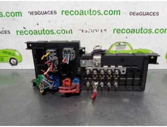 Recambio de caja reles / fusibles para volvo s80 berlina 2.4 cat referencia OEM IAM 8678449 