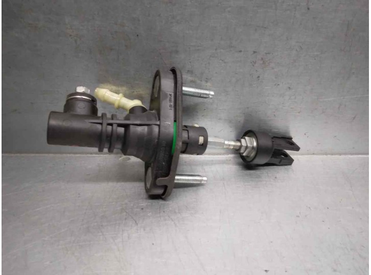 Recambio de bomba embrague para toyota auris 1.2 16v turbo cat referencia OEM IAM 4720109710  