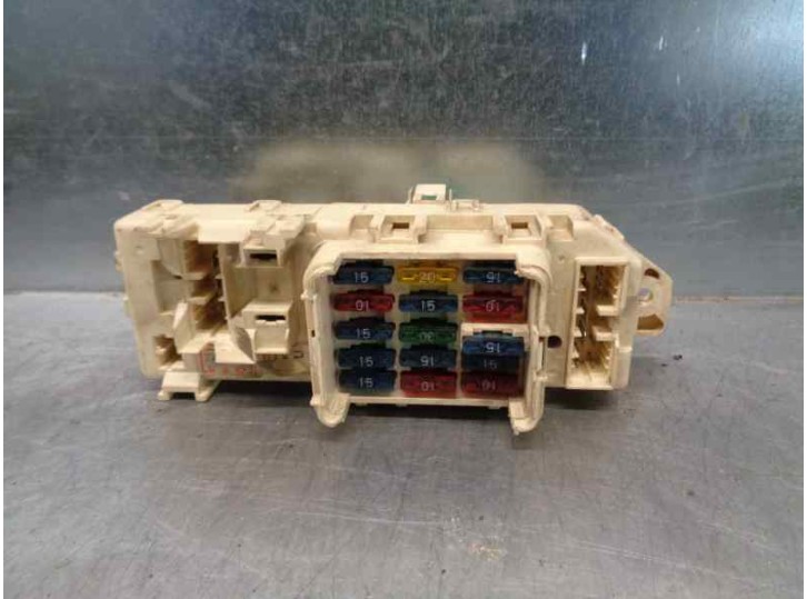 Replacement relay / fuse box for Mazda MX-3 (EC) 1.6 16V CAT OEM IAM reference EA9067580 