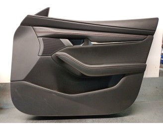 Recambio de guarnecido puerta delantera derecha para mazda 3 hatchback (bp) 2.0 skyactiv-g m hybrid referencia OEM IAM BCJH6843Z