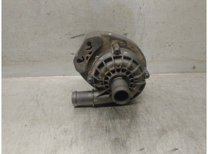 Recambio de bomba agua para renault captur ii referencia OEM IAM 039202450R 210111061R BOSCH