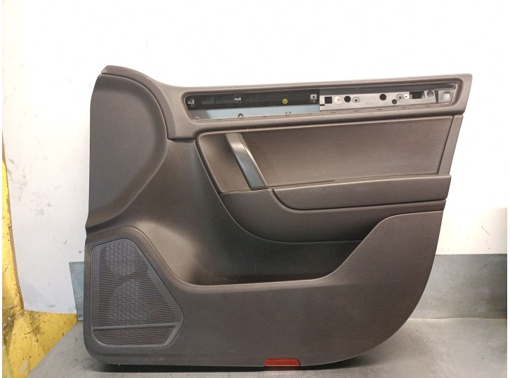 Recambio de guarnecido puerta delantera derecha para volkswagen touareg (7p5, 7p6) 3.0 v6 tdi referencia OEM IAM 7P1867012 7P186