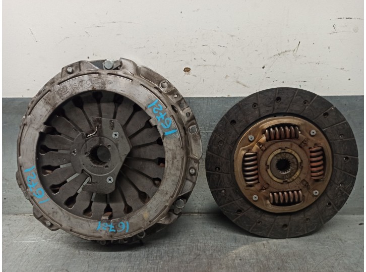 Recambio de kit embrague para peugeot 406 berlina (s1/s2) 1.9 turbodiesel cat referencia OEM IAM 2050Y2 VALEO