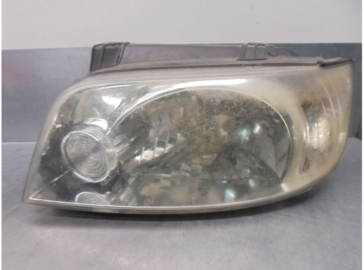 Replacement left headlight for Hyundai Matrix (FC) 1.6 CAT OEM IAM reference 9210317030 