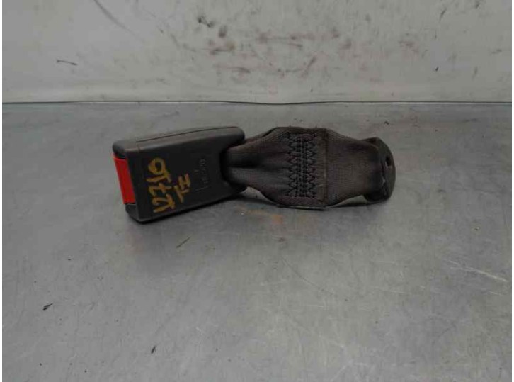 Recambio de enganche cinturon para mitsubishi l 200 (k6/7) 2.5 td cat referencia OEM IAM MN179679HA  