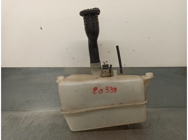 Recambio de deposito limpia para volvo serie 850 2.3 20v turbo cat referencia OEM IAM 9151141  4 PUERTAS