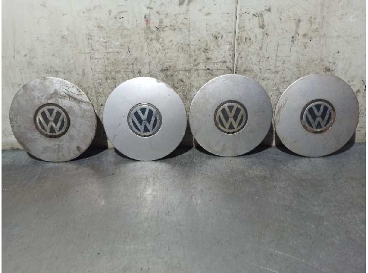 Replacement hubcap for Volkswagen Polo Sedan (6N1) 1.6 OEM IAM reference 6N0601149E 