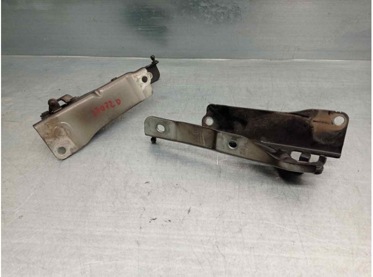 Replacement bonnet hinge for Kia Optima 1.7 CRDi CAT OEM IAM reference 79110D4010 79120D4010 