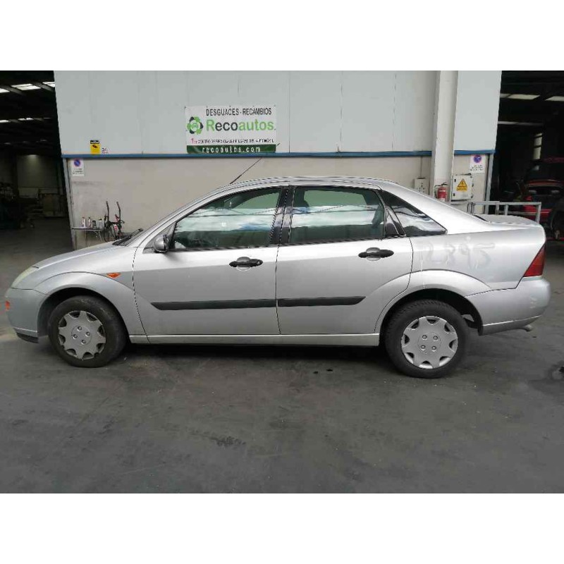 ford focus berlina (cak) del año 2000