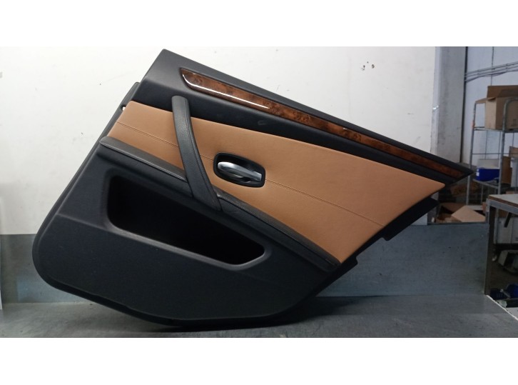 Recambio de guarnecido puerta trasera derecha para bmw 5 (e60) 525 d referencia OEM IAM E1369452 E1369452 