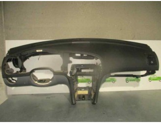 Recambio de salpicadero para saab 9-3 sport hatch 1.8 cat referencia OEM IAM NEGRO 