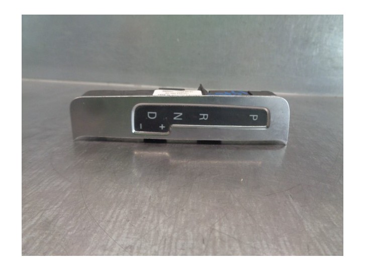 Replacement electronic module for Audi Q5 (8R) 2.0 TDI (125kW) OEM IAM reference 8K1713463A GEAR SELECTOR