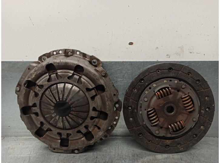 Recambio de kit embrague para ford ka (ccu) 1.3 tdci cat referencia OEM IAM 1571304 120017510 LUK